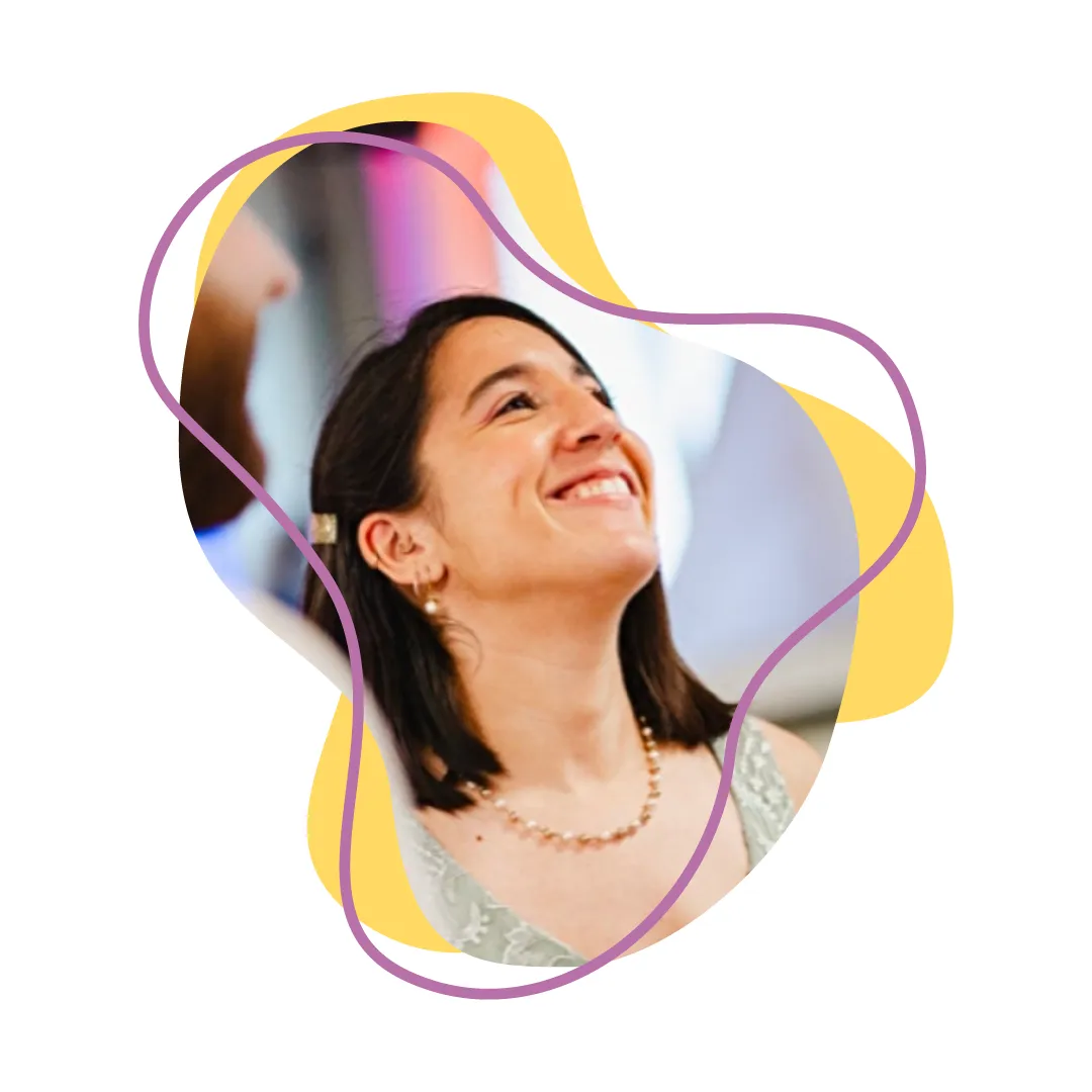 Portrait Alyssa Freelance Motion Design, illustration 2D, logo, graphisme